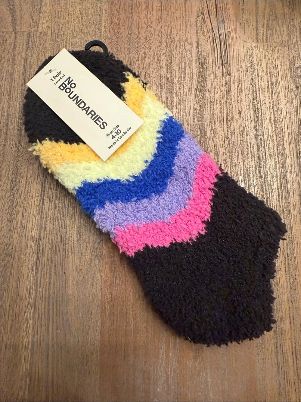 No Boundaries Rainbow Sherpa Fuzzy Socks Plush Cozy Lounge Socks NWT